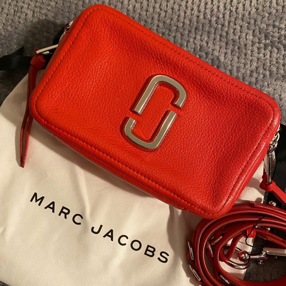 Marc Jacobs Softshot 21